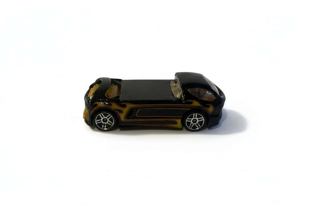 Črni dirkalni roadster – mini model z ognjenimi motivi (158)