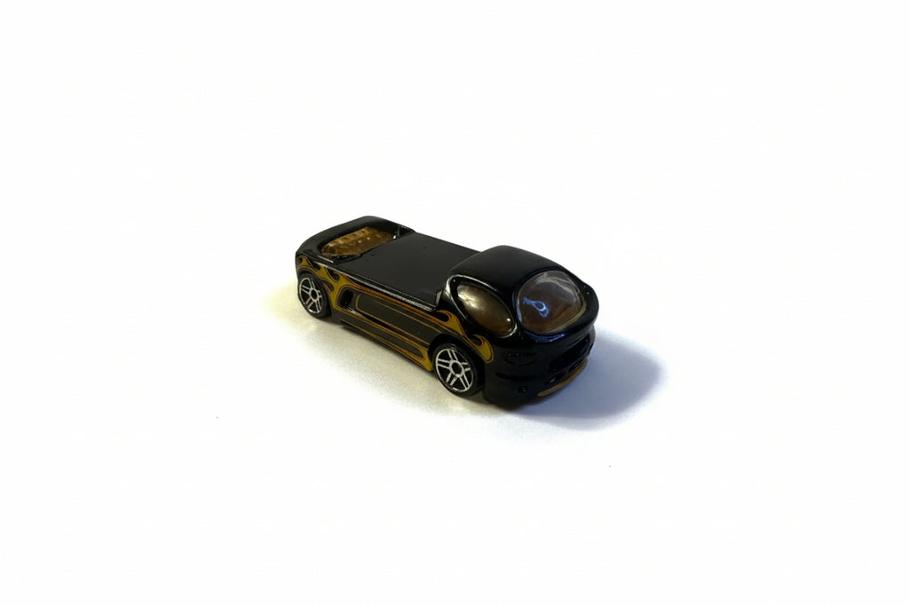 Črni dirkalni roadster – mini model z ognjenimi motivi (158)