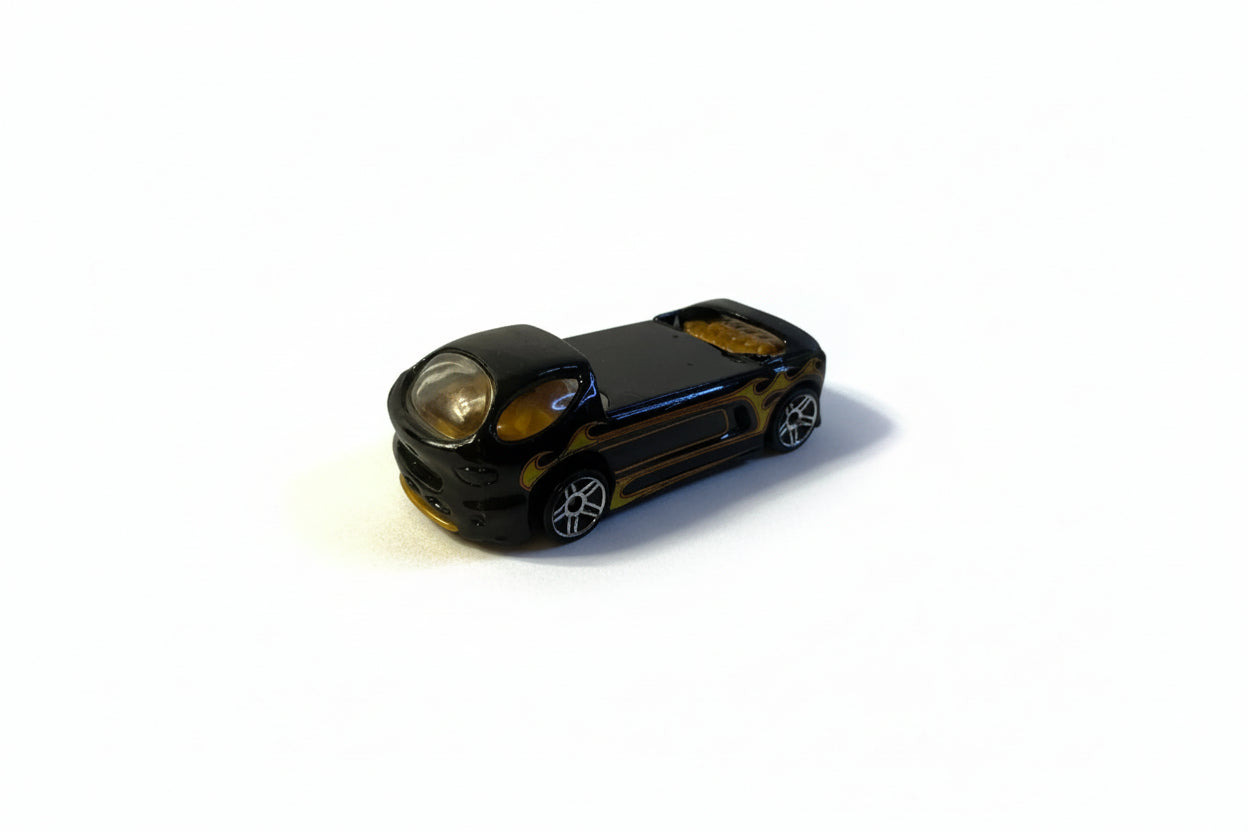 Črni dirkalni roadster – mini model z ognjenimi motivi (158)