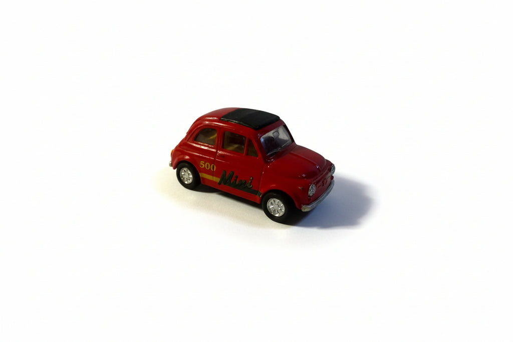 Mini 500 – rdeči retro mestni avtomobil (161)