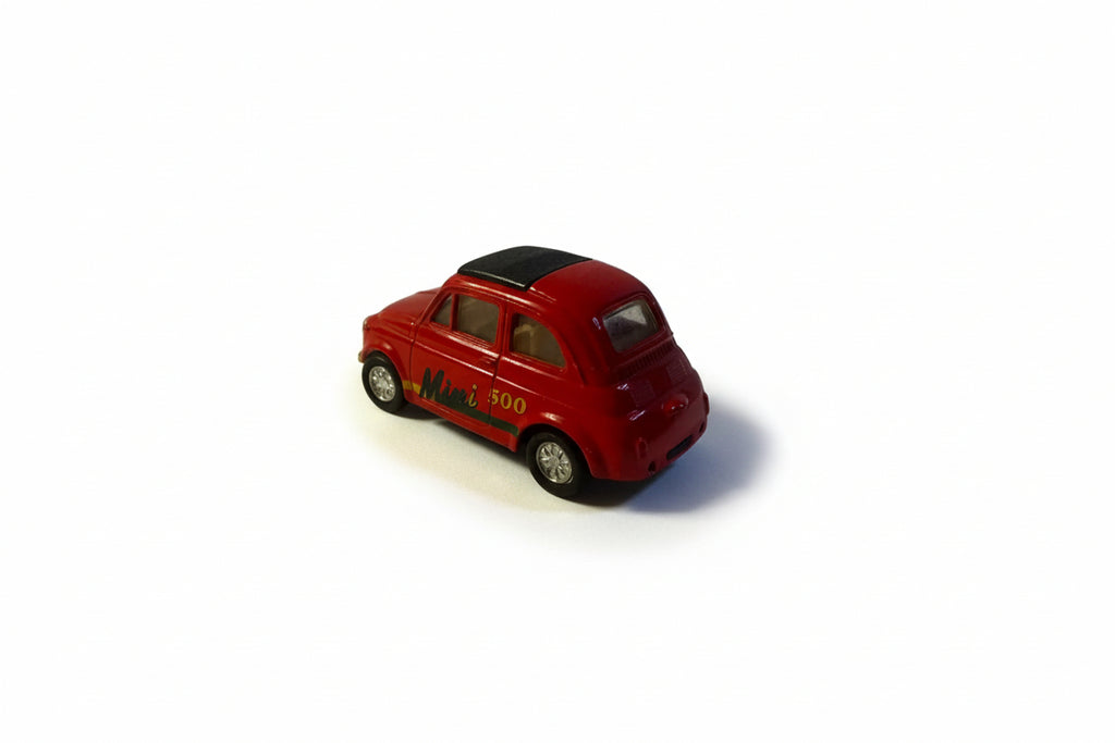 Mini 500 – rdeči retro mestni avtomobil (161)