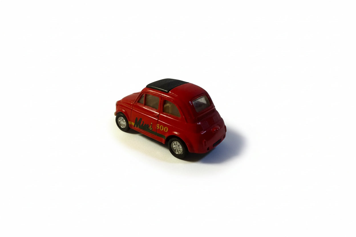 Mini 500 – rdeči retro mestni avtomobil (161)