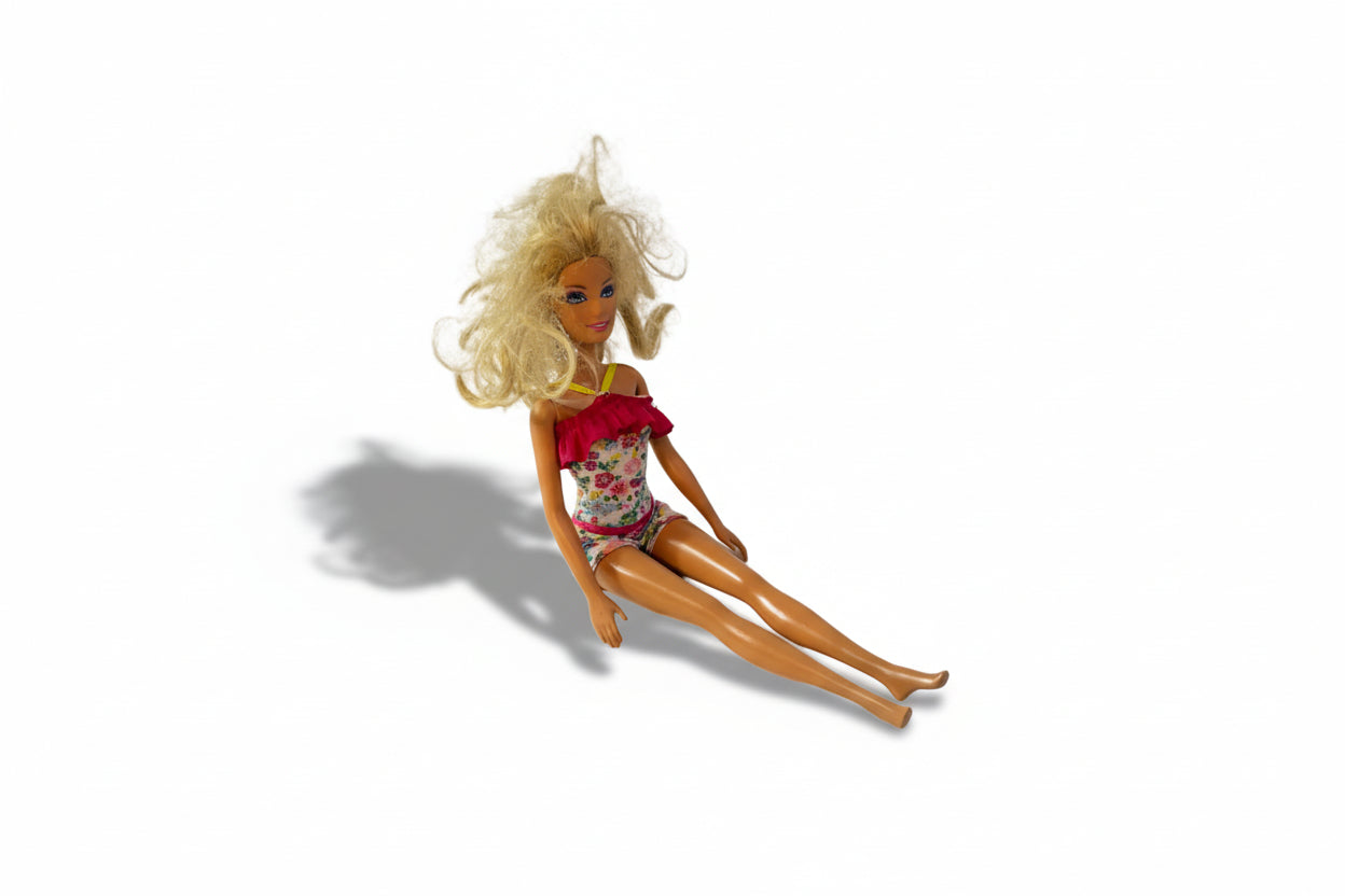 Barbie modna punčka z dolgimi blond lasmi in pisanim poletnim kompletom (242)