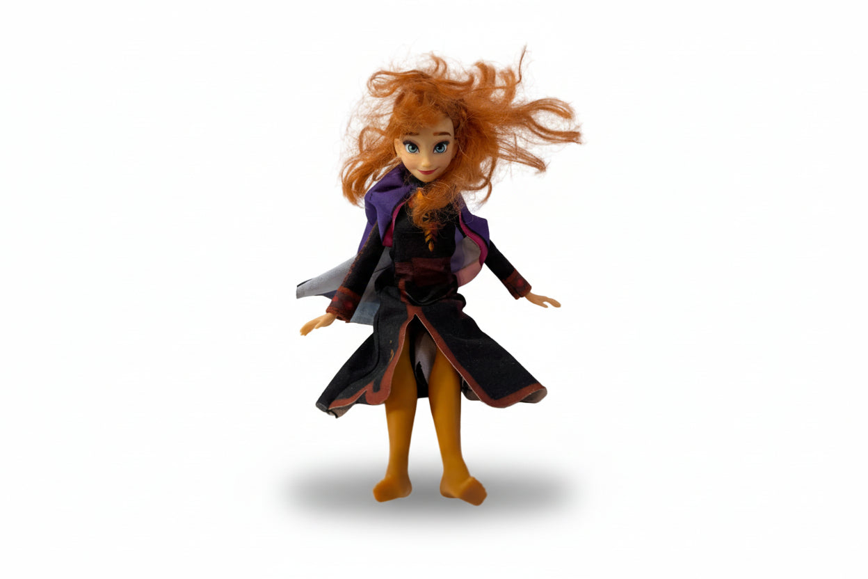 Barbie Punčka v slogu priljubljenega animiranega lika z rdečimi lasmi (244)