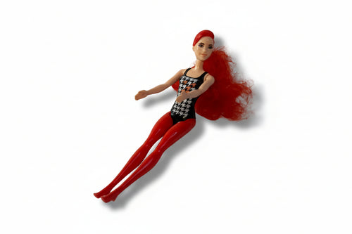 Barbie modna punčka z dolgimi rdečimi lasmi in športno-elegantnim videzom (246)