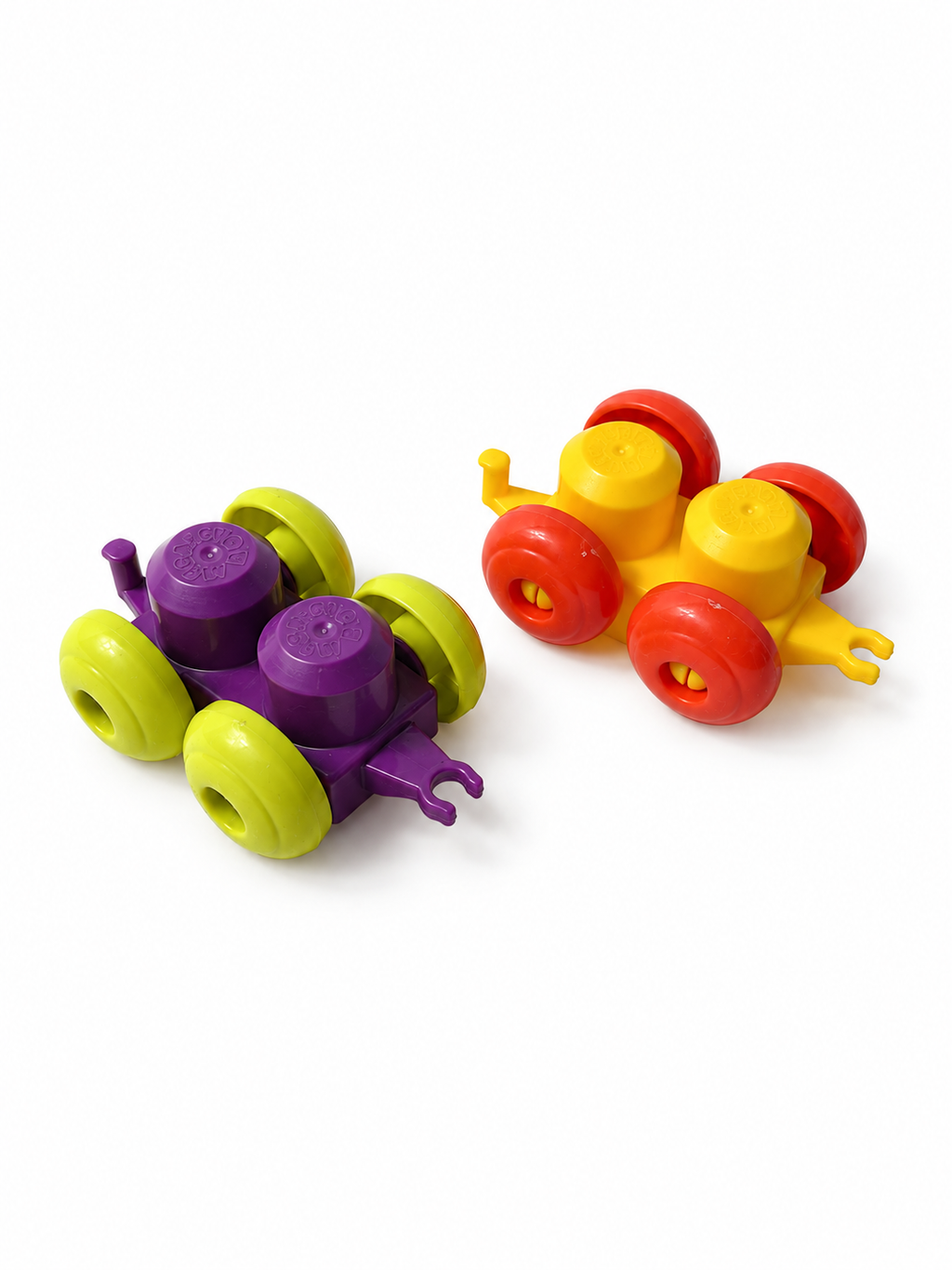 Dve podlagi Mega Bloks s kolesi